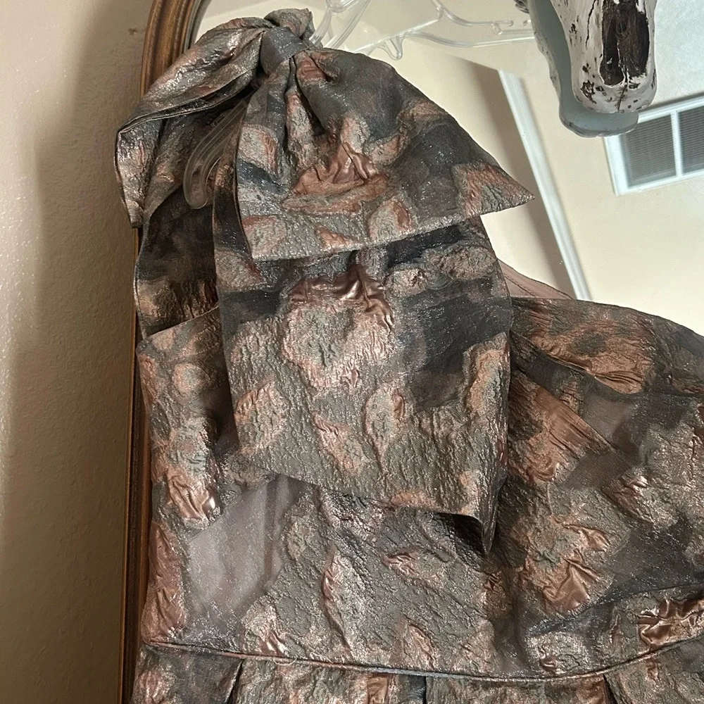 Donna Karan Metallic Floral One-Shoulder Gown - Picture 9 of 9